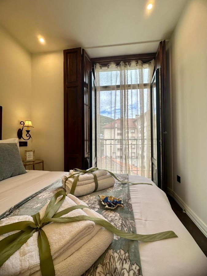 Claren'S Boutique Rooms Кангас-дель-Нарсеа Экстерьер фото