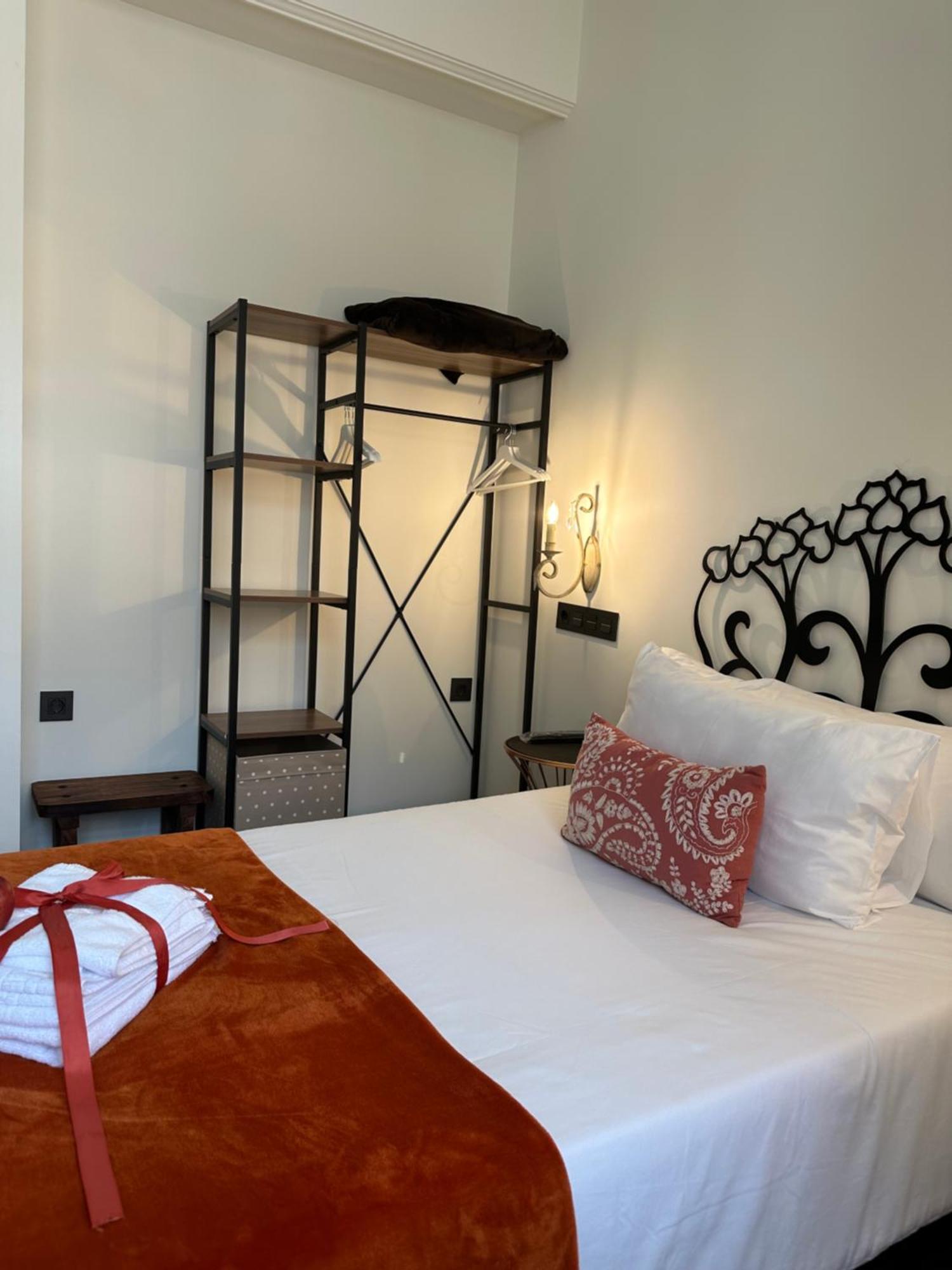 Claren'S Boutique Rooms Кангас-дель-Нарсеа Экстерьер фото