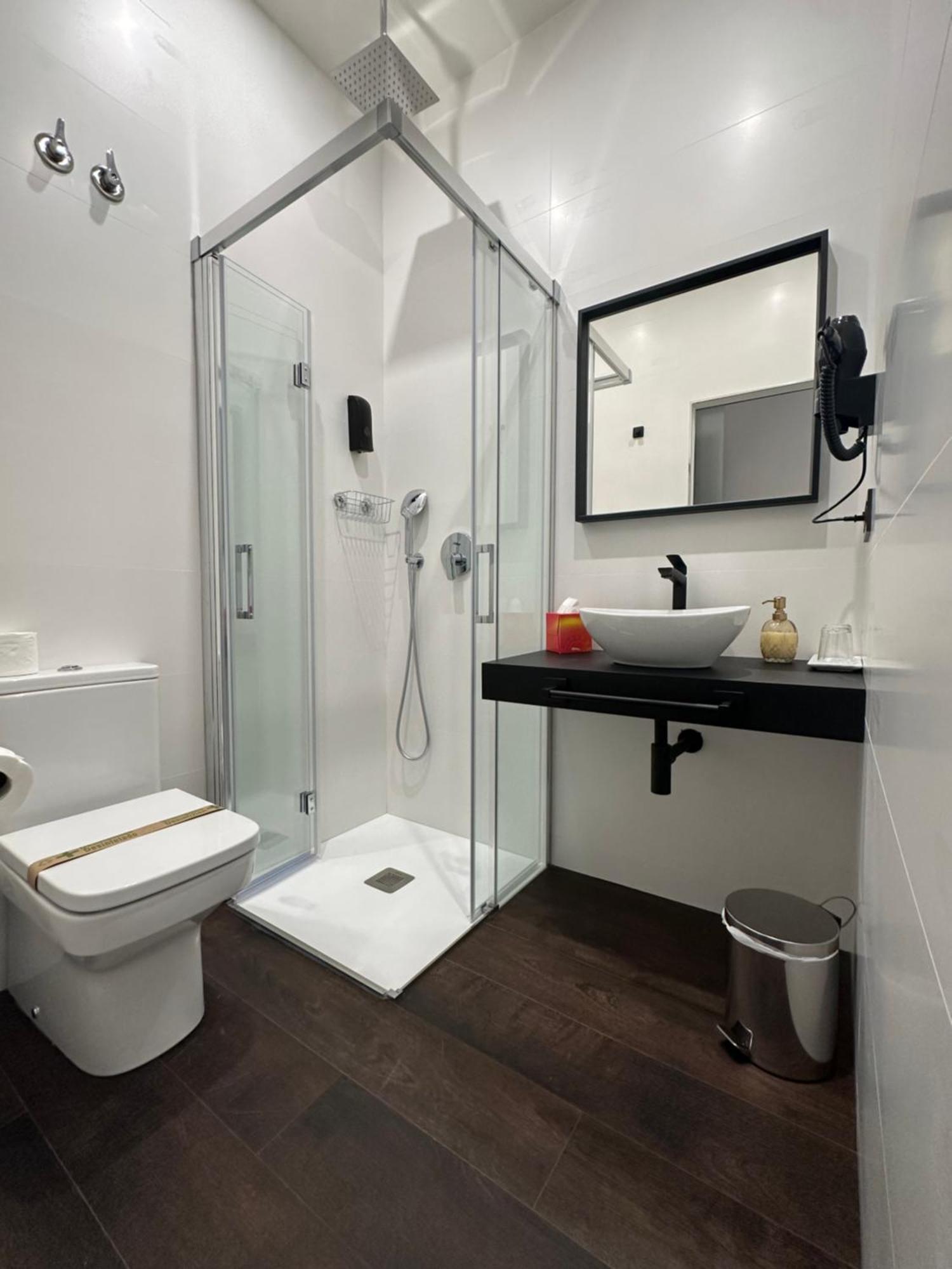 Claren'S Boutique Rooms Кангас-дель-Нарсеа Экстерьер фото