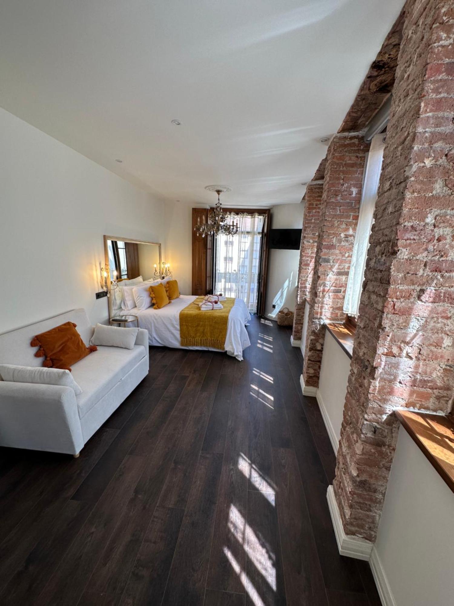 Claren'S Boutique Rooms Кангас-дель-Нарсеа Экстерьер фото