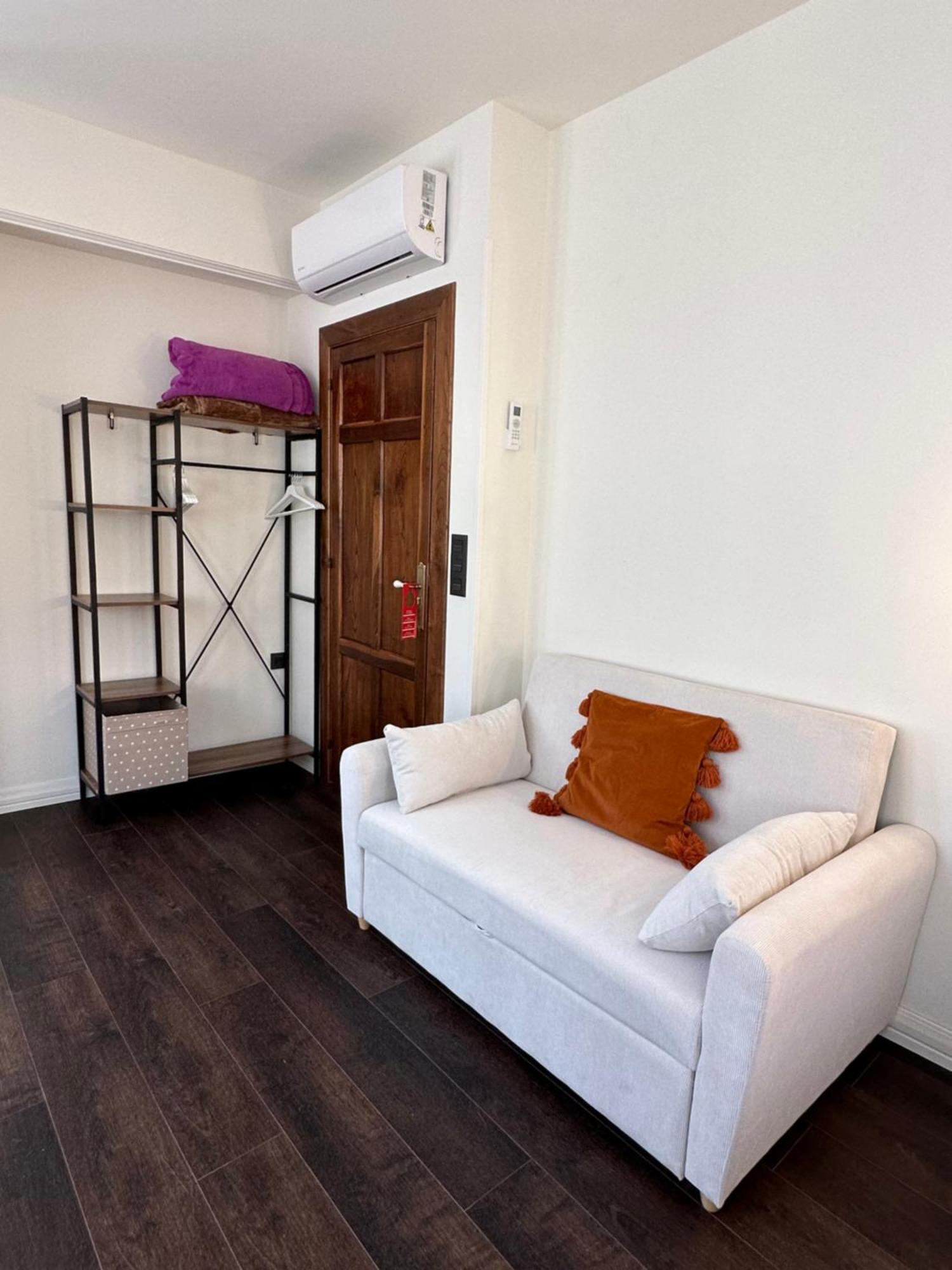 Claren'S Boutique Rooms Кангас-дель-Нарсеа Экстерьер фото